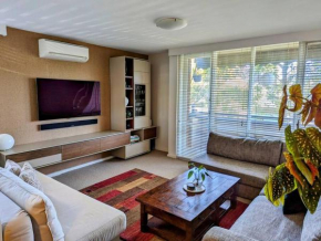 Riverside Haven on City Doorstep